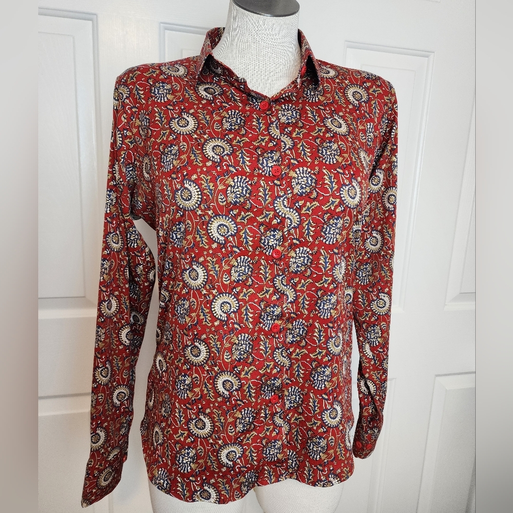 Red & Gold Collar Button Up  Paisley Women's Shirt Size S NWOT
